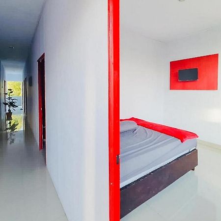 Sky Residence Tomohon Mitra Reddoorz Eksteriør billede